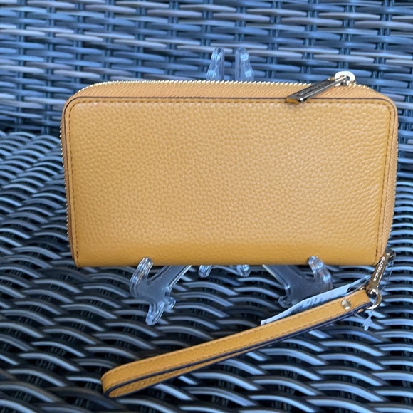 Michael Kors Jet Set Travel Lg Flat Multifunctional Phone Case-Wristlet-Wallet - Picture 11 of 16